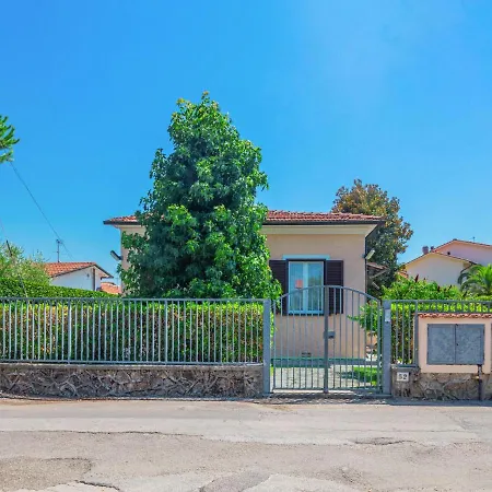 Casa vacanze Locazione Turistica Francesca Marina di Pietrasanta