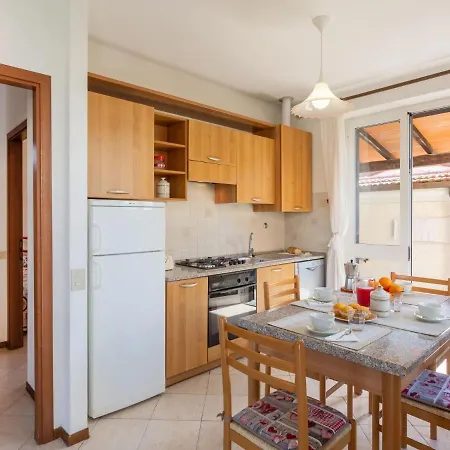 Francesca By Interhome מרינה די פיאטרסנטה